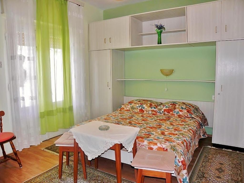 Alemka Apartment Banjol Екстериор снимка